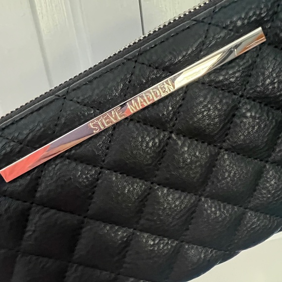 Steve Madden Quilted Black Leather Wallet - Picture 2 of 5